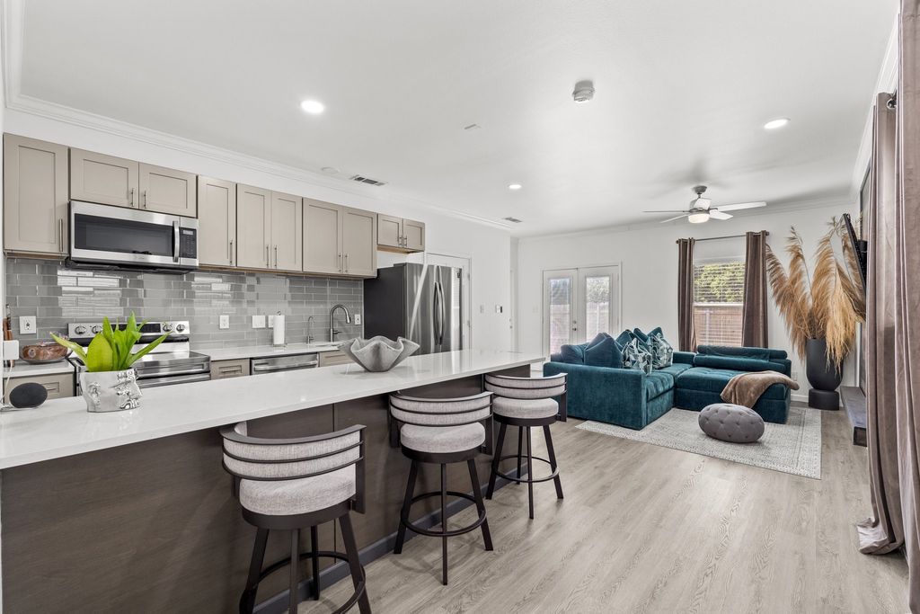 3144 Harmon Street, Dallas, TX 75215