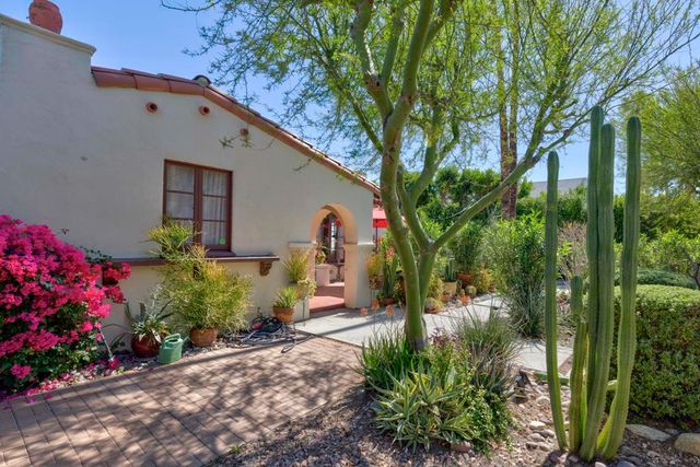 524 S Calle Ajo, Palm Springs, CA 92264