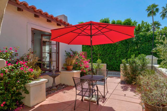 524 S Calle Ajo, Palm Springs, CA 92264