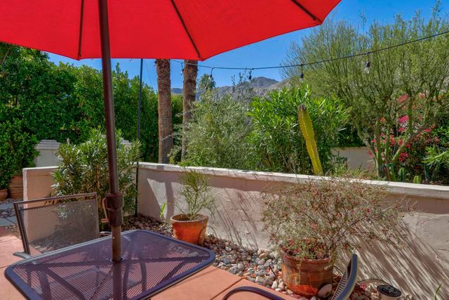 524 S Calle Ajo, Palm Springs, CA 92264