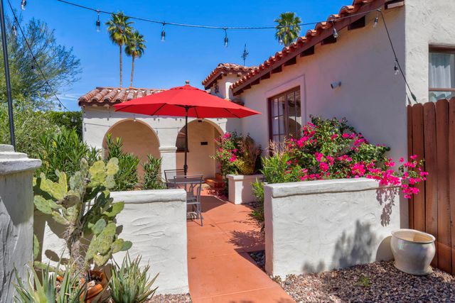 524 S Calle Ajo, Palm Springs, CA 92264