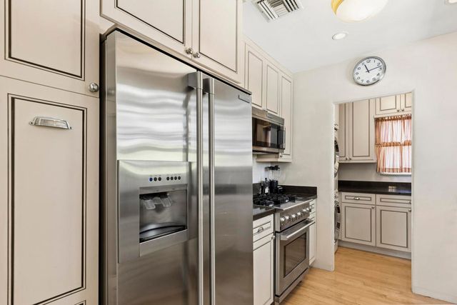 524 S Calle Ajo, Palm Springs, CA 92264