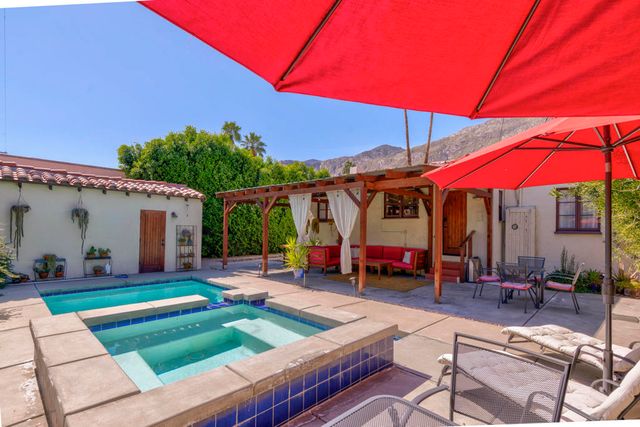 524 S Calle Ajo, Palm Springs, CA 92264