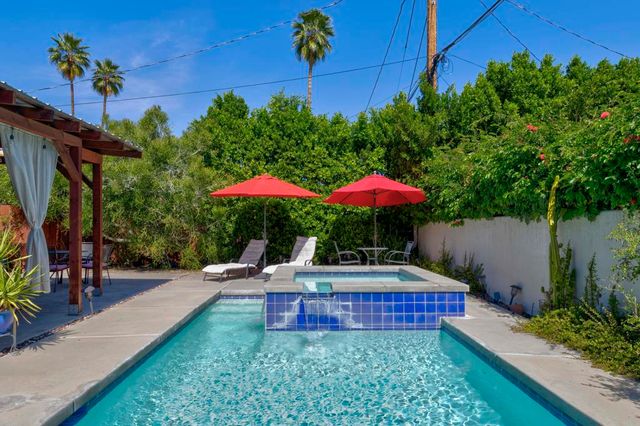 524 S Calle Ajo, Palm Springs, CA 92264