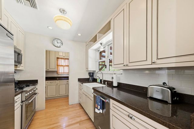 524 S Calle Ajo, Palm Springs, CA 92264