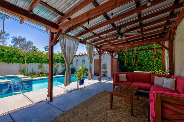 524 S Calle Ajo, Palm Springs, CA 92264