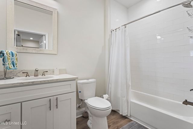 2524 Beach Boulevard, Biloxi, MS 39531