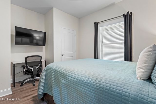 2524 Beach Boulevard, Biloxi, MS 39531