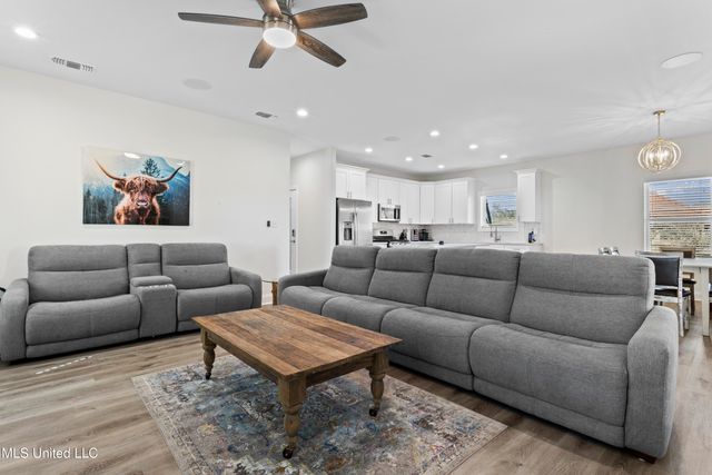 2524 Beach Boulevard, Biloxi, MS 39531