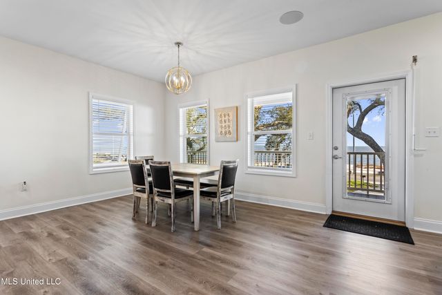 2524 Beach Boulevard, Biloxi, MS 39531