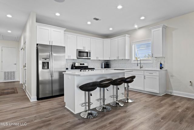 2524 Beach Boulevard, Biloxi, MS 39531