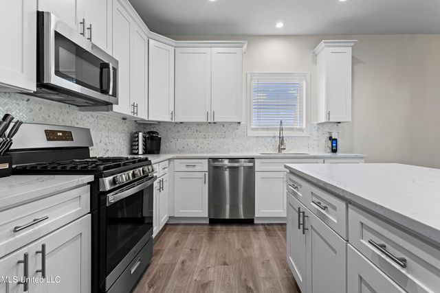 2524 Beach Boulevard, Biloxi, MS 39531