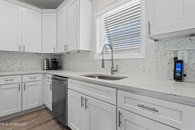 2524 Beach Boulevard, Biloxi, MS 39531