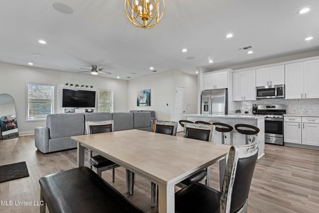 2524 Beach Boulevard, Biloxi, MS 39531