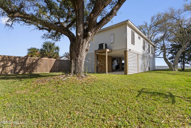 2524 Beach Boulevard, Biloxi, MS 39531