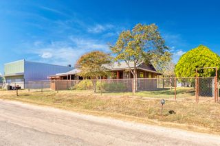 55 County Line RD, Dale, TX 78616