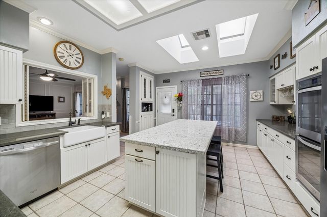 3914 Hill Springs Drive, Houston, TX 77345