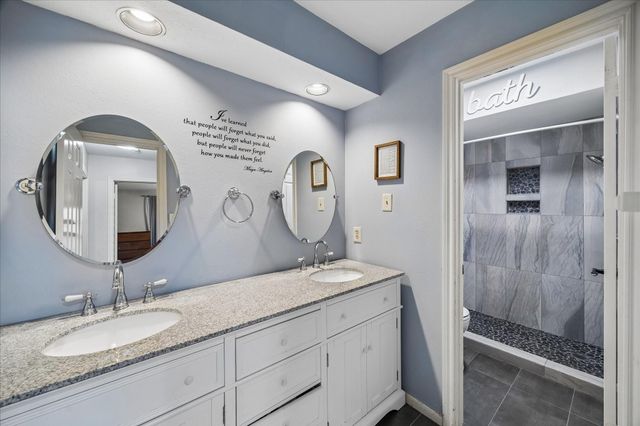 3914 Hill Springs Drive, Houston, TX 77345