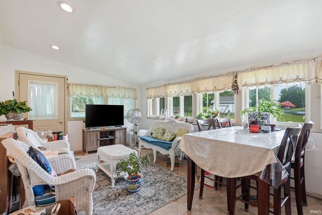 5725 Whitney Avenue, Fort Wayne, IN 46809
