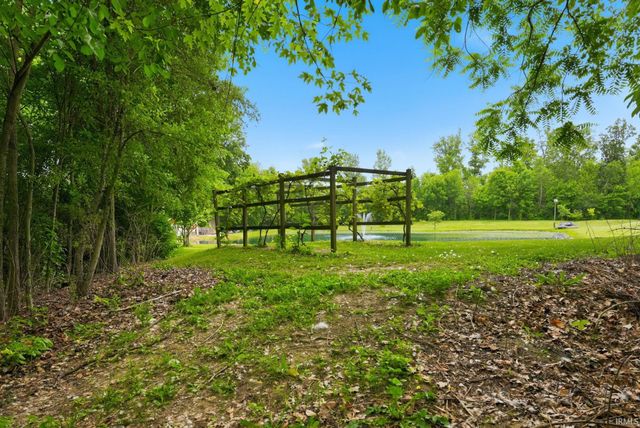 5725 Whitney Avenue, Fort Wayne, IN 46809