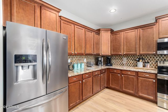 2695 E RAKESTRAW Lane, Gilbert, AZ 85298