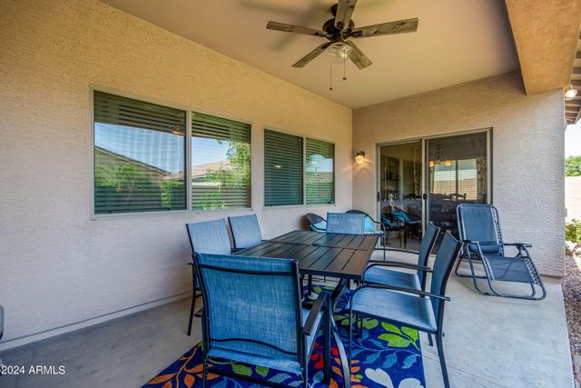 2695 E RAKESTRAW Lane, Gilbert, AZ 85298