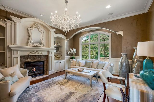 27596 W Highland Circle, Olathe, KS 66061