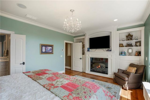 27596 W Highland Circle, Olathe, KS 66061