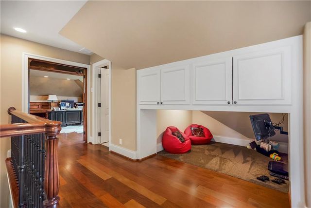 27596 W Highland Circle, Olathe, KS 66061