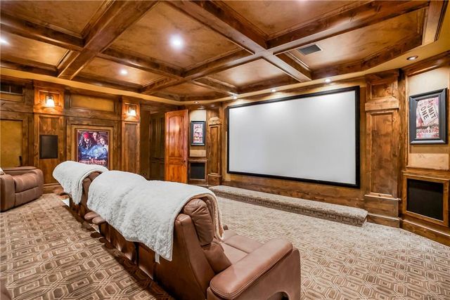 27596 W Highland Circle, Olathe, KS 66061