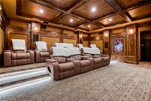 27596 W Highland Circle, Olathe, KS 66061