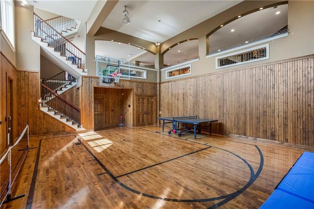 27596 W Highland Circle, Olathe, KS 66061