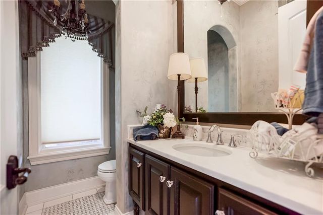 27596 W Highland Circle, Olathe, KS 66061