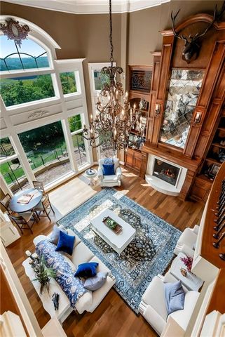 27596 W Highland Circle, Olathe, KS 66061