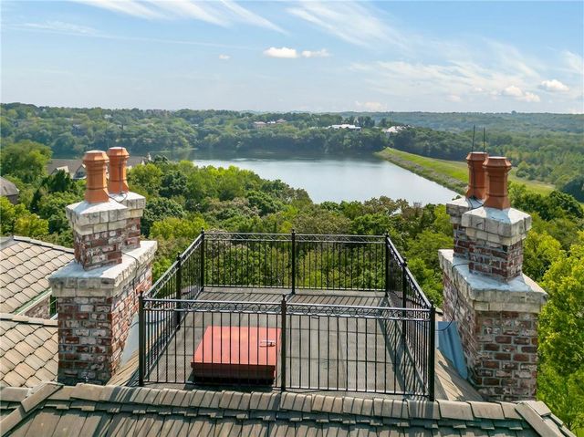 27596 W Highland Circle, Olathe, KS 66061