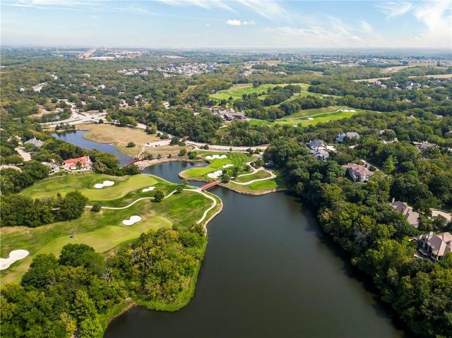 27596 W Highland Circle, Olathe, KS 66061