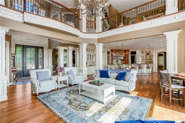 27596 W Highland Circle, Olathe, KS 66061