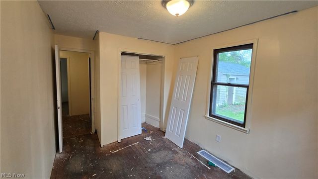 146 Hermann Street, Barberton, OH 44203