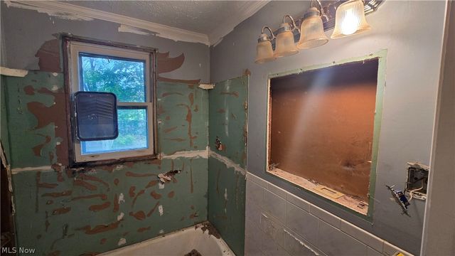 146 Hermann Street, Barberton, OH 44203