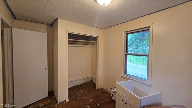 146 Hermann Street, Barberton, OH 44203