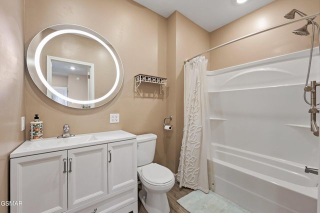401 Klondike Circle, Kodak, TN 37764