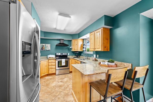 2546 W KAMAS DR, Taylorsville, UT 84129