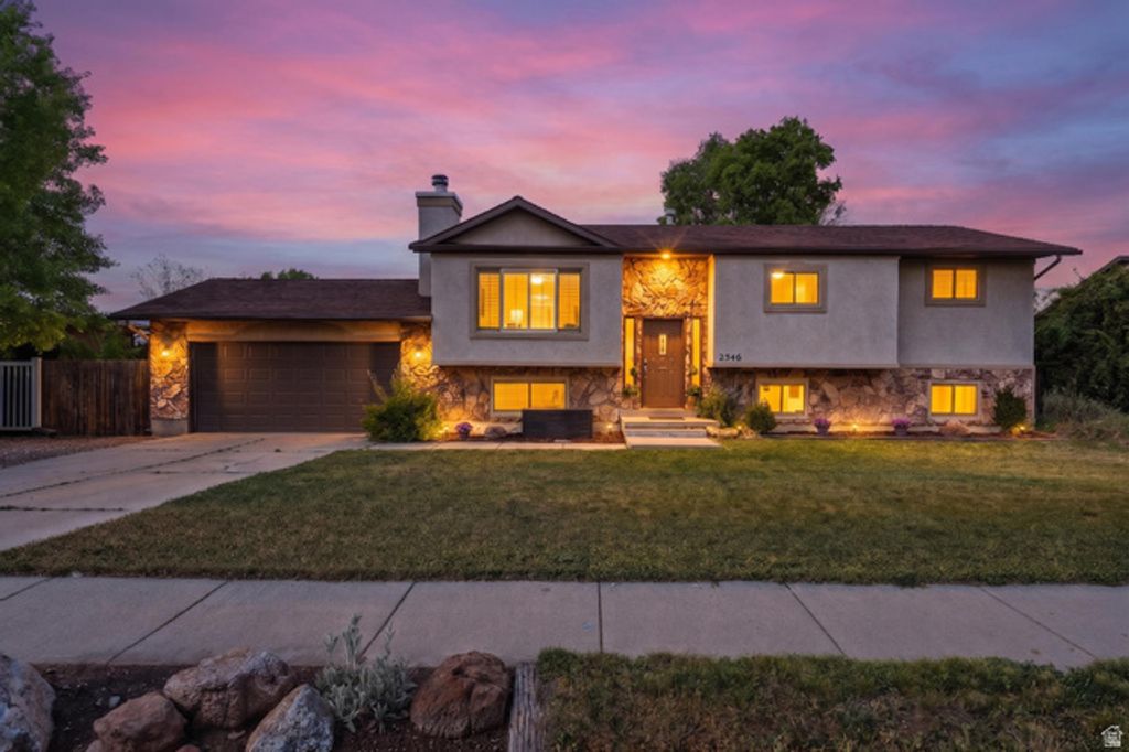 2546 W KAMAS DR, Taylorsville, UT 84129