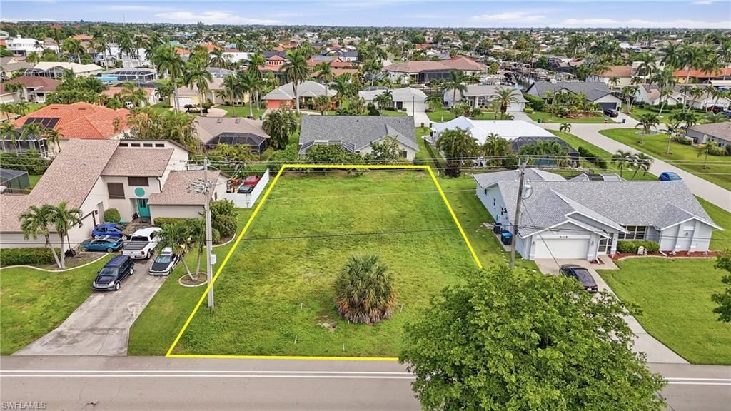 Image 4 of property listing at 1205 El Dorado PKWY W, Cape Coral, FL 33914