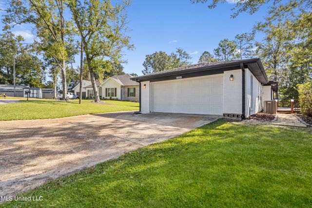 682 Auahi Place, Diamondhead, MS 39525
