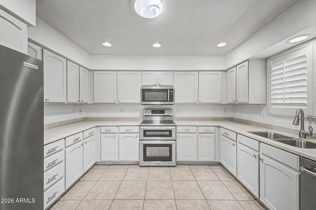 4303 E FAIRMOUNT Avenue, Phoenix, AZ 85018