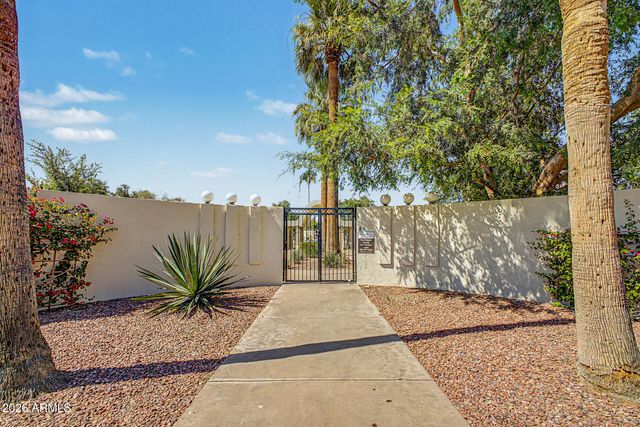 4303 E FAIRMOUNT Avenue, Phoenix, AZ 85018