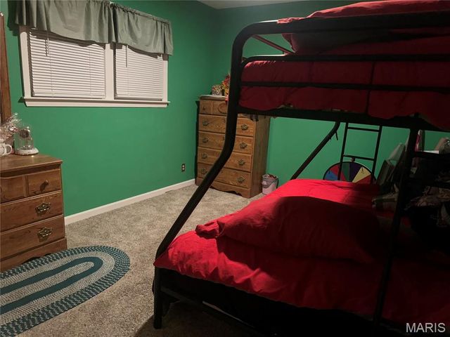 35 Holiday Drive, Hannibal, MO 63401