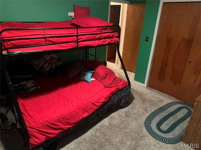 35 Holiday Drive, Hannibal, MO 63401