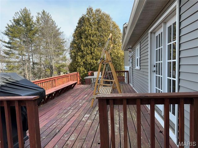 35 Holiday Drive, Hannibal, MO 63401